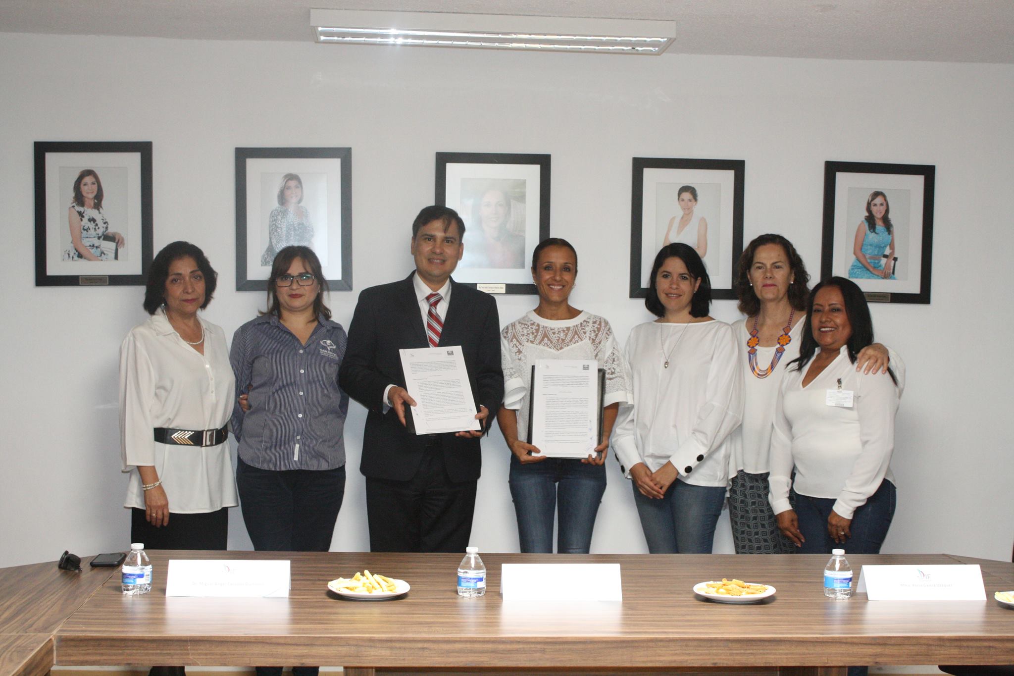 DIF Zapopan firma convenio para campaña de Cirugía de Catarata gratuita